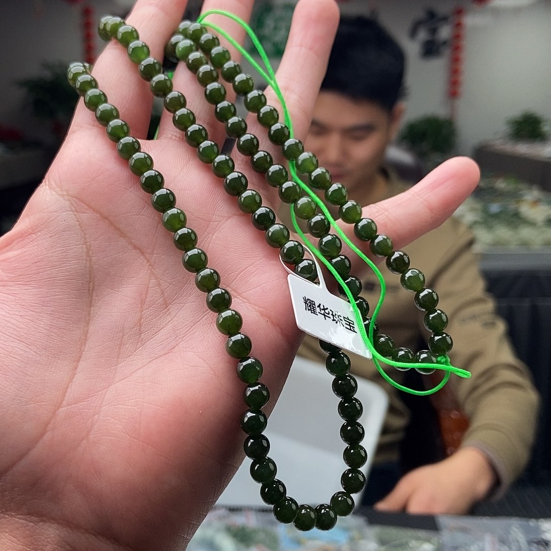 和田玉颜色多样性发拍一发一未镶嵌