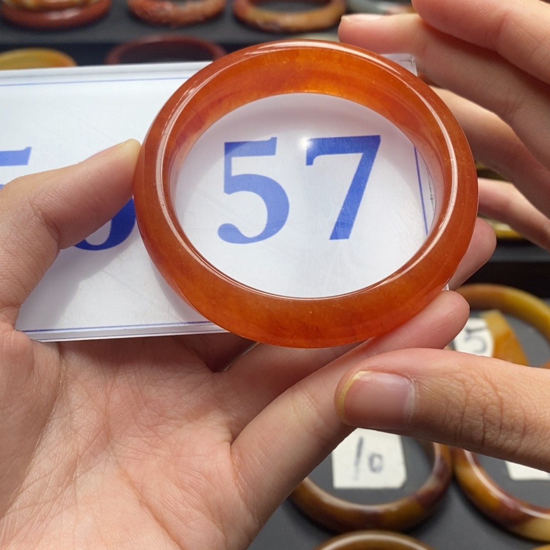 石英质玉（黄龙玉）手镯未镶嵌