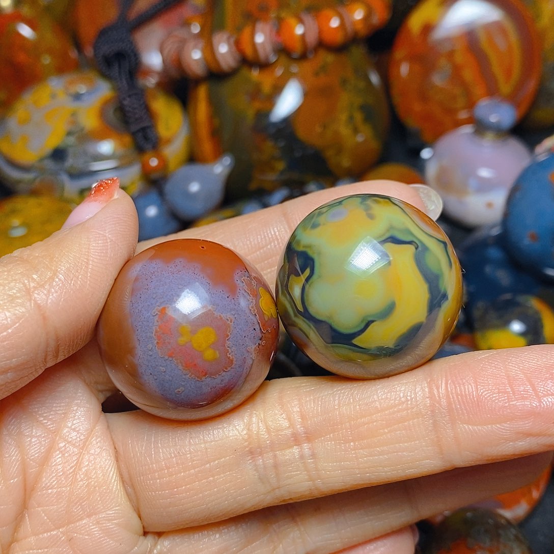 马***）玛瑙/玉髓未镶嵌颈饰