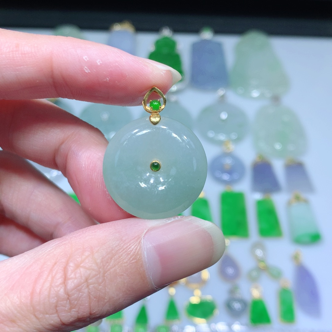翡翠吊坠(不含链)18K金镶嵌