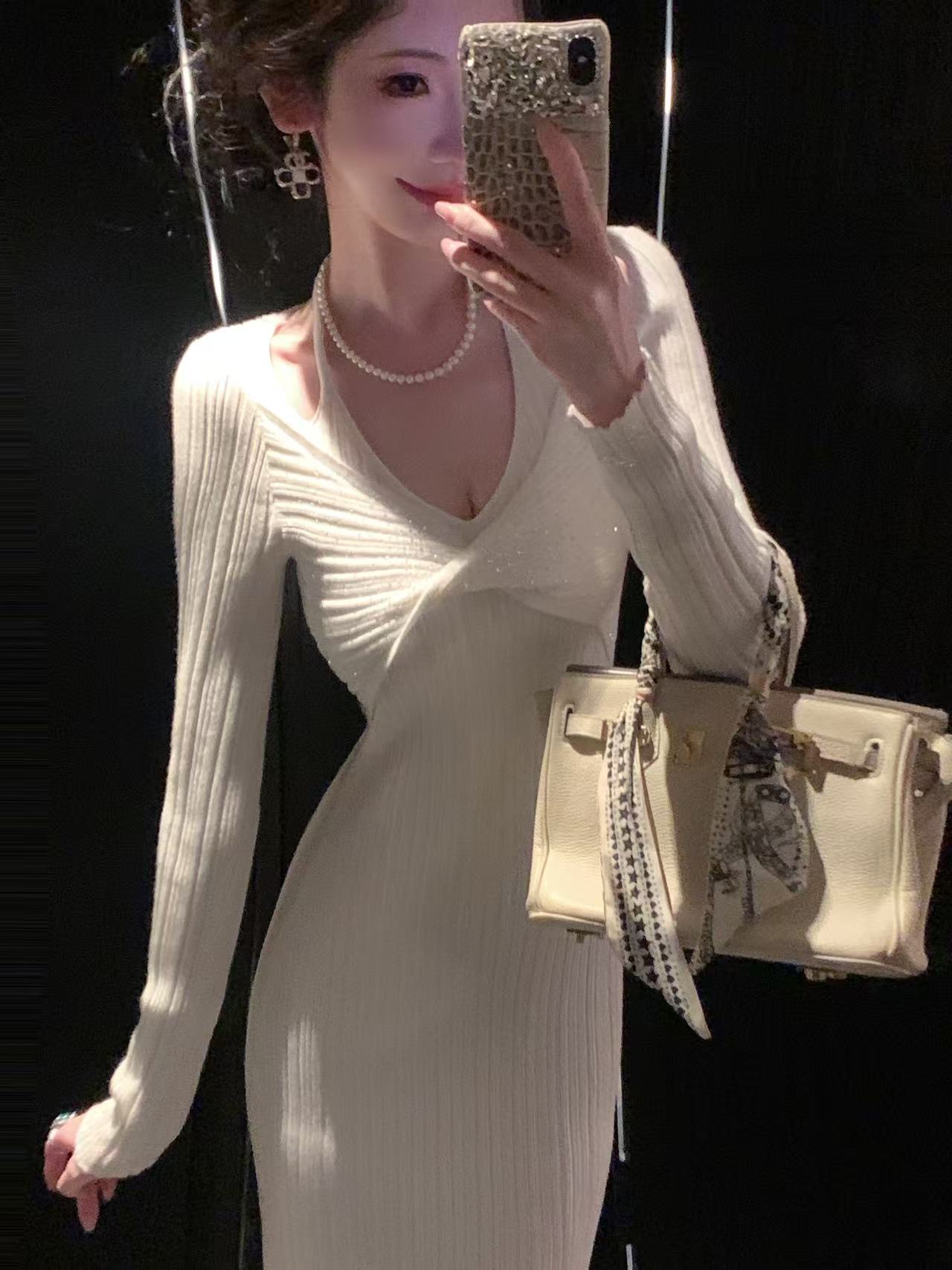 【雅乔定制】玲珑曲线 交叉扭结挂脖针织长袖连衣裙DYZY-25107811