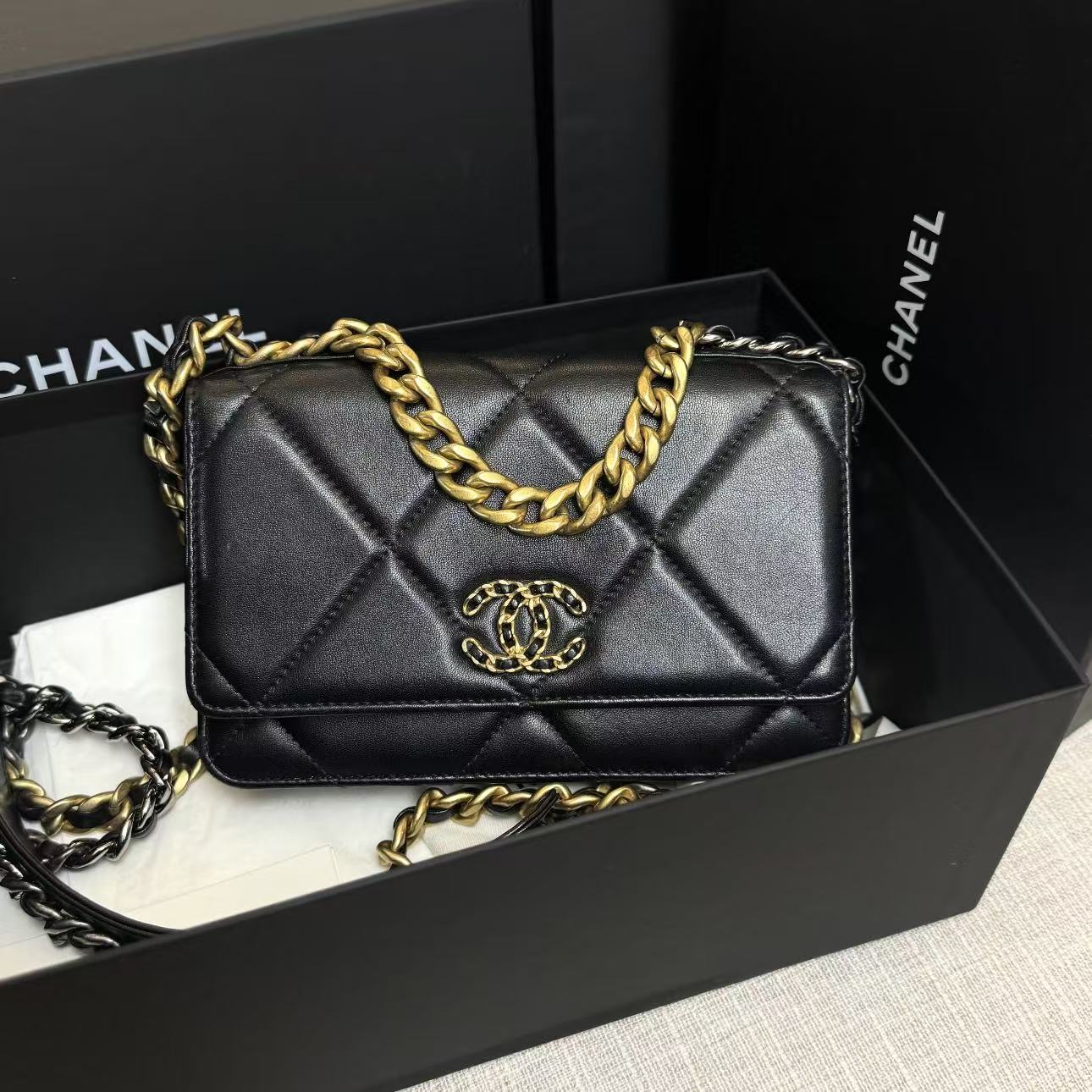 95新 Chanel/香奈儿 包展专属Chanel黑金磁吸扣19woc