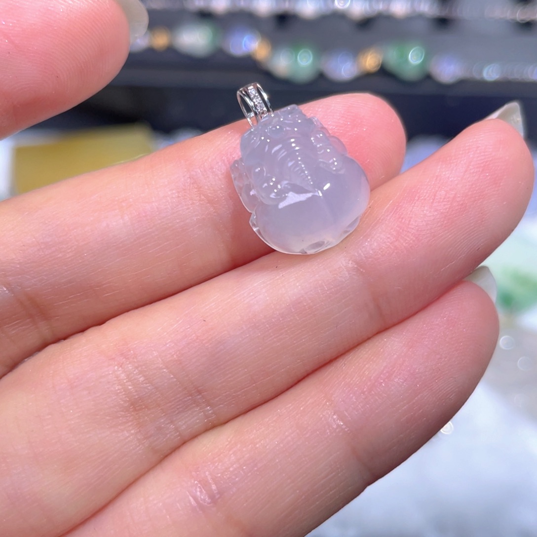 颈饰18K金镶嵌翡翠翡翠