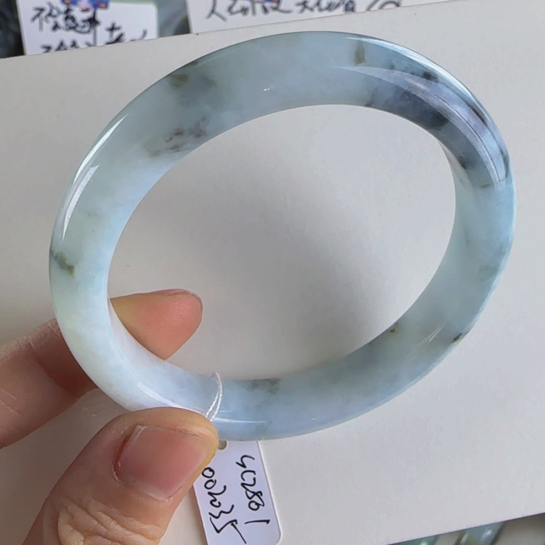 翡翠手镯未镶嵌?老坑54.7