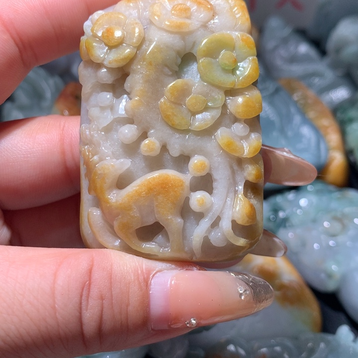 翡翠未镶嵌颈饰保真天然A货翡翠