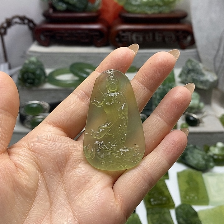 蛇纹石玉挂件未镶嵌野***哥