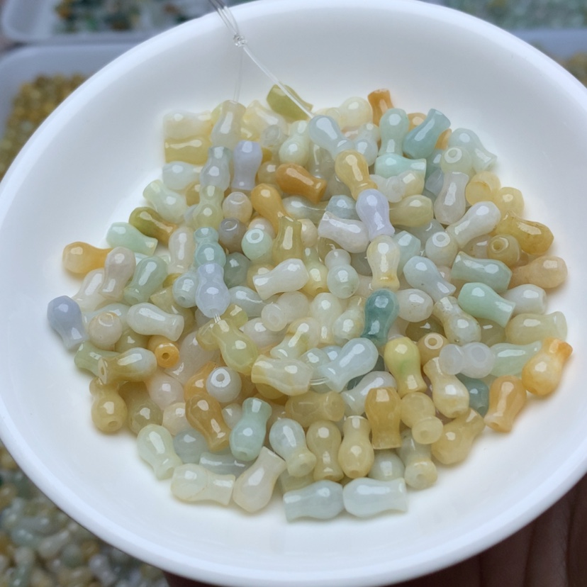 【闪购商品】翡翠手链未镶嵌卡5乘8冰多宝花瓶50颗
