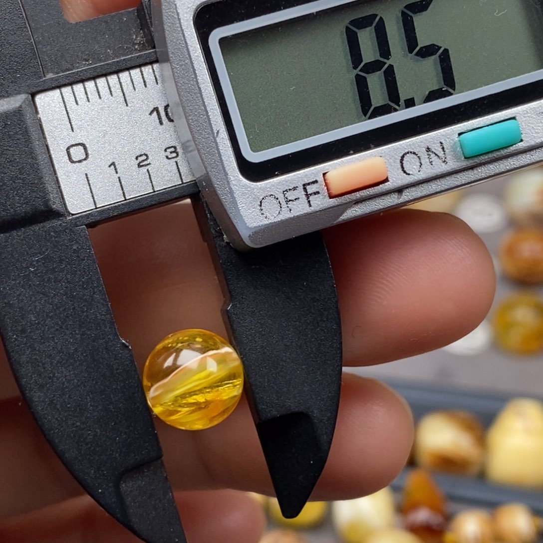 琥珀未镶嵌耳饰圆珠