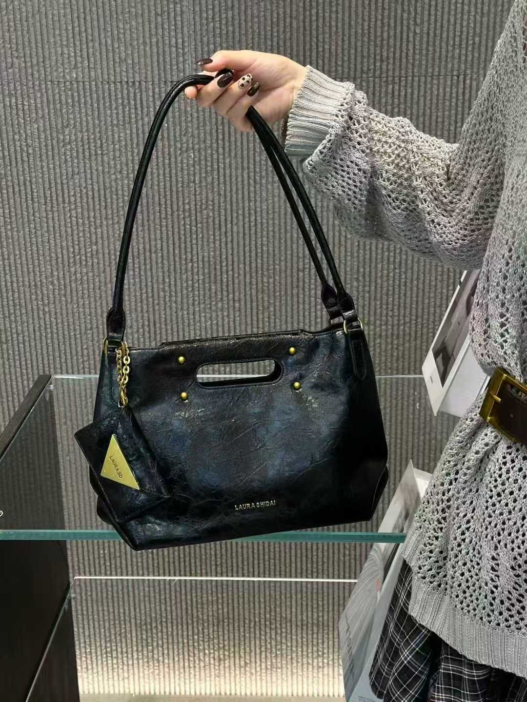 小众设计复古休闲通勤包女2025新款时尚休闲手提包百搭单肩斜挎包