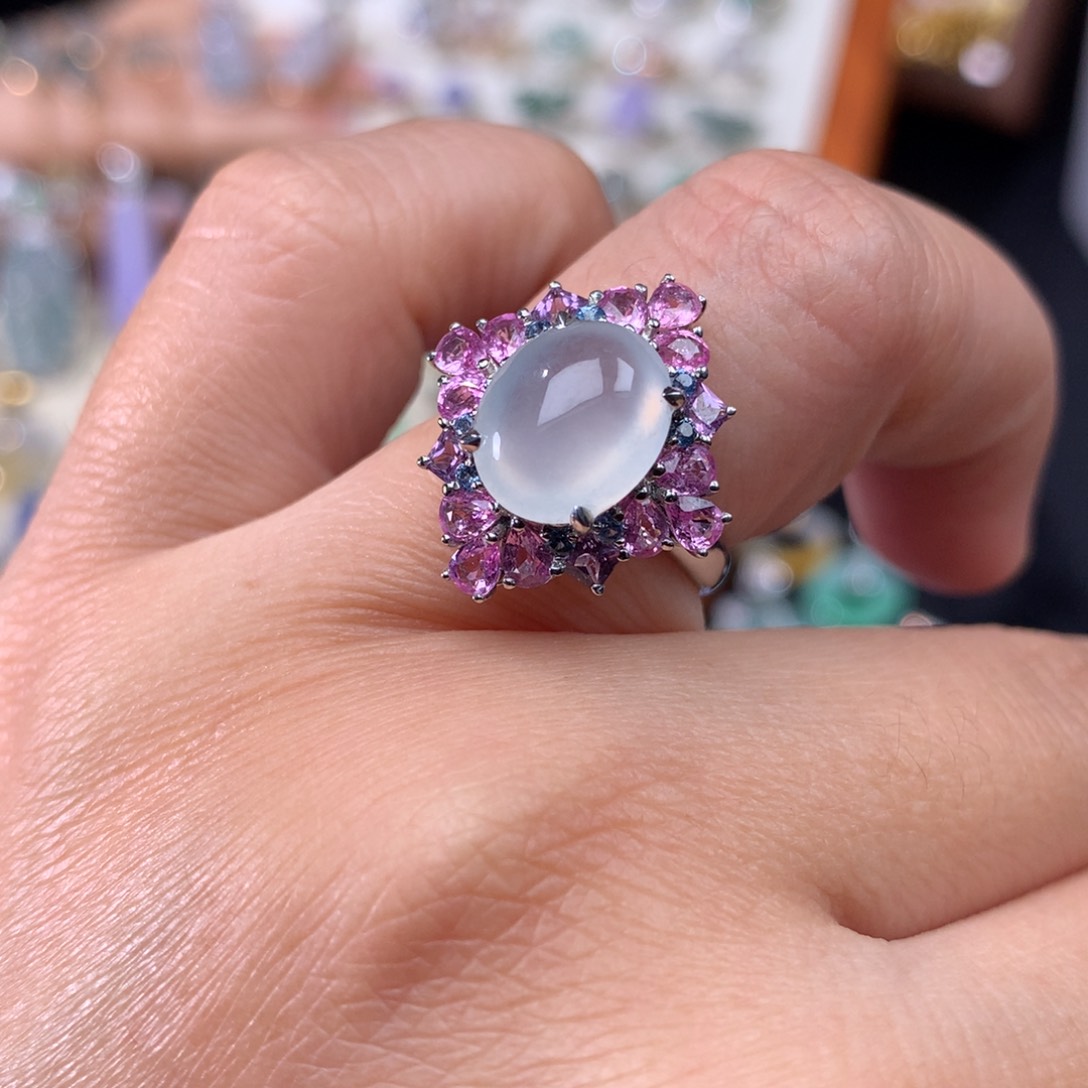 18K金镶嵌戒指翡翠蛋面戒指