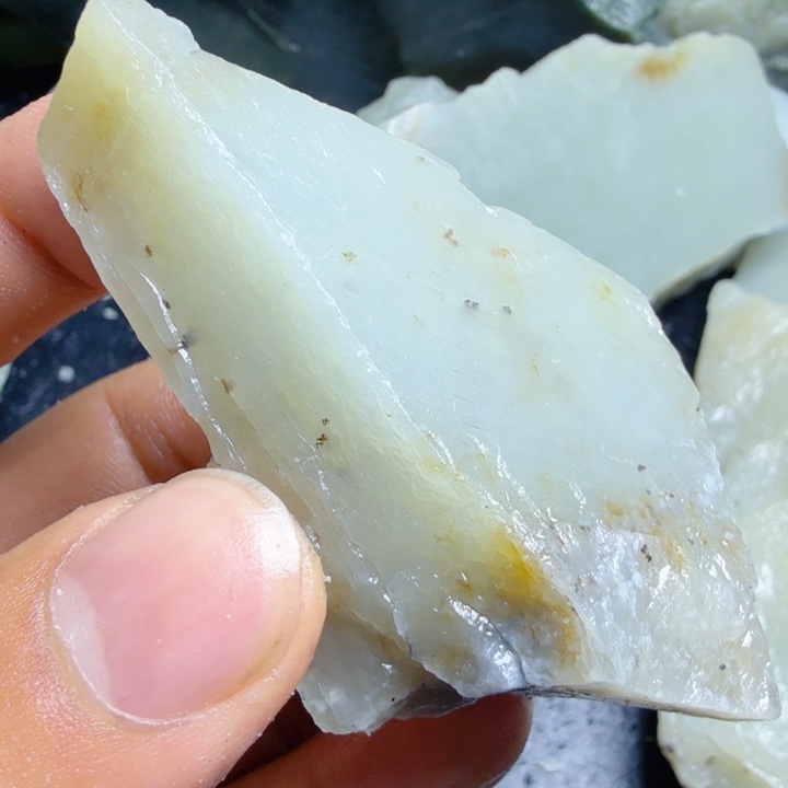 和田玉（糖玉）未镶嵌珠宝奇石