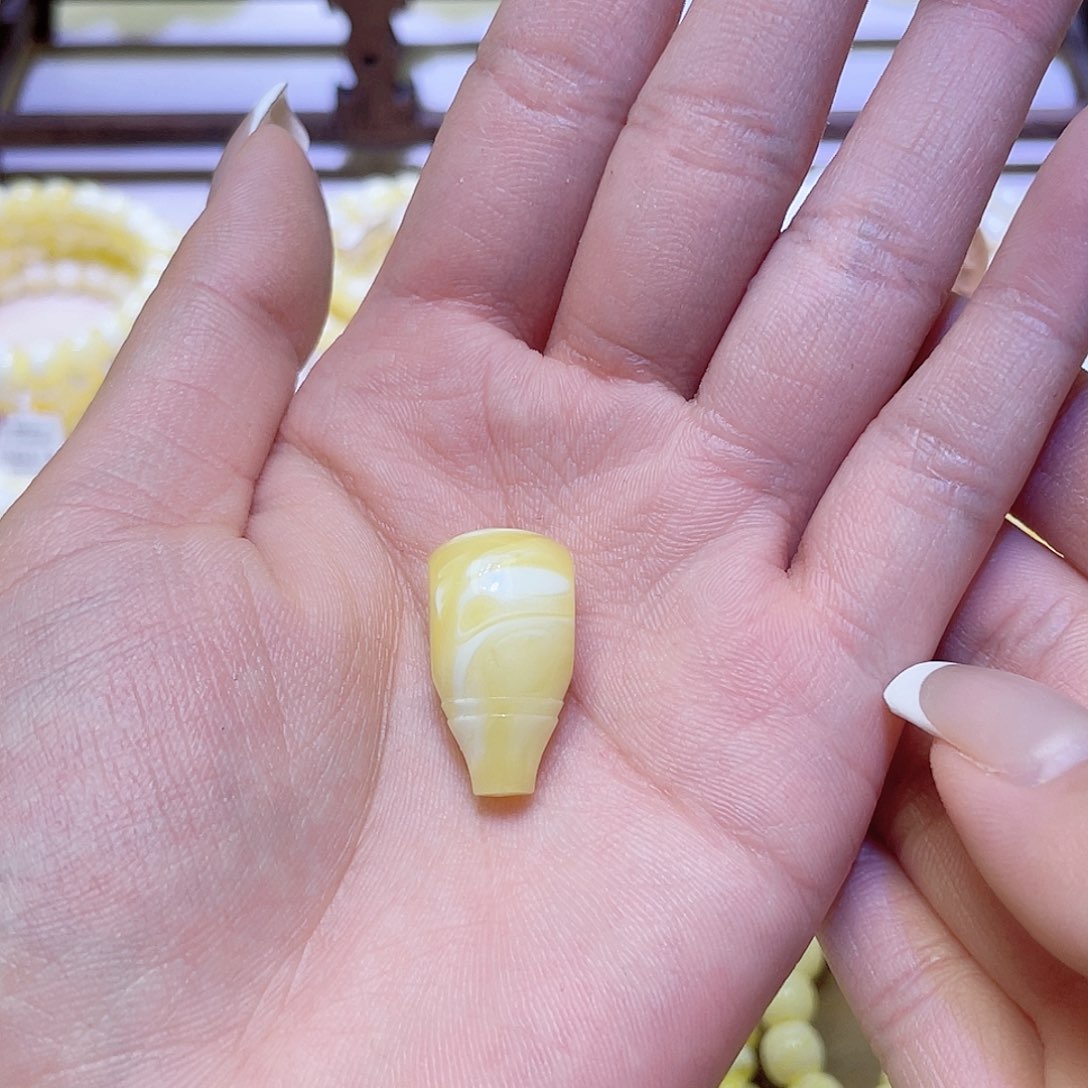 未镶嵌蜜蜡手链9*三通