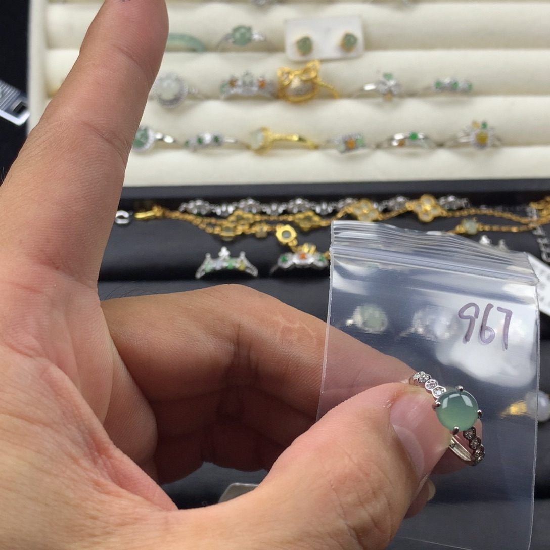 毒****翡翠银S925镶嵌戒指967
