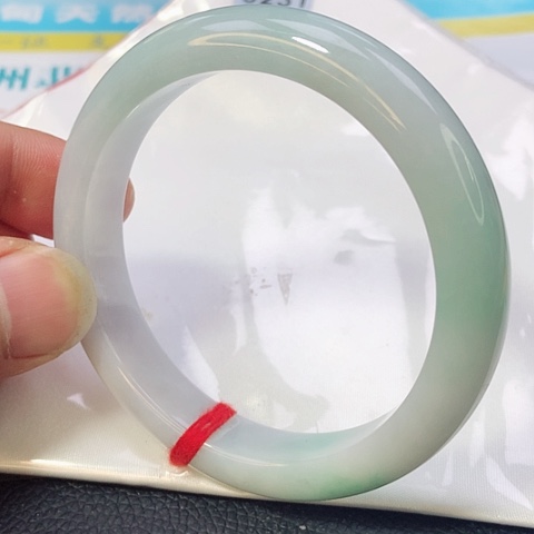 翡翠手镯未镶嵌0231号