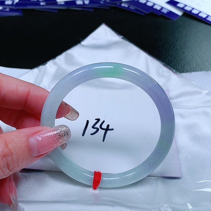 翡翠手镯（圆镯）未镶嵌