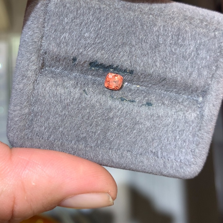 尖晶石裸石未镶嵌雪**舞裸石69分