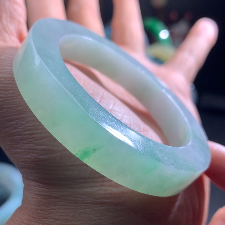 定制翡翠手镯未镶嵌