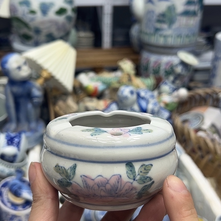 烟灰缸1472583698855