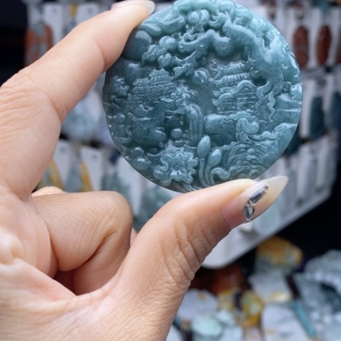 翡翠颈饰未镶嵌翡翠