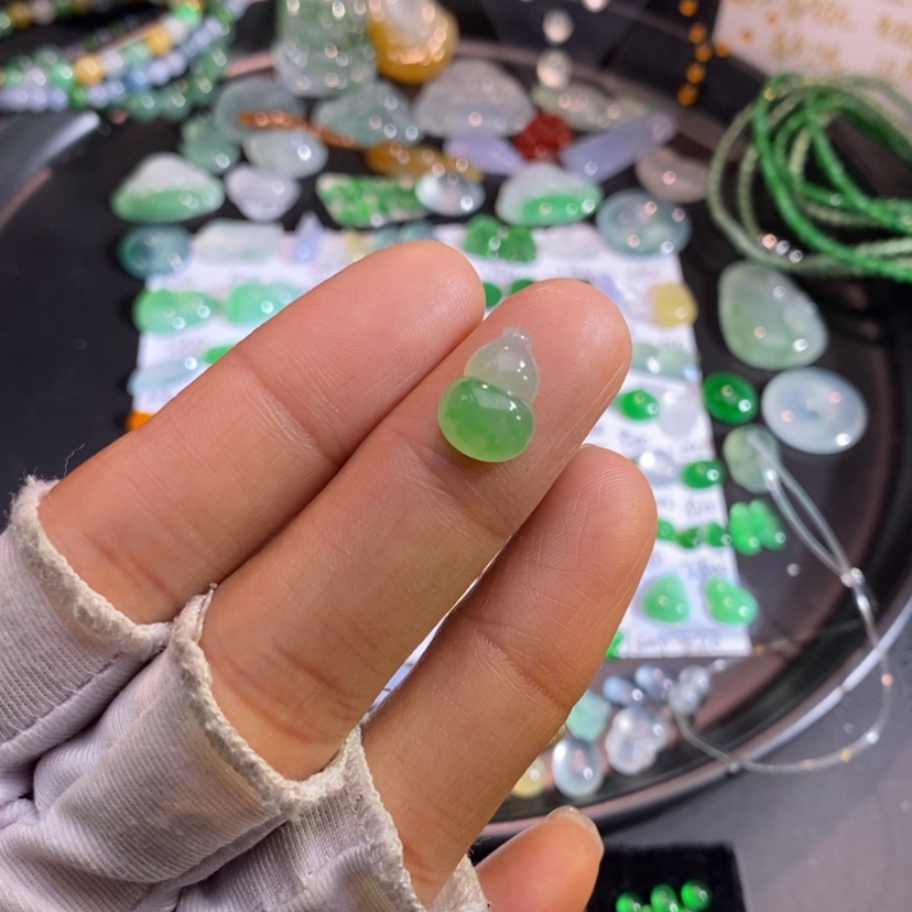 【闪购商品】翡翠挂件未镶嵌葫芦