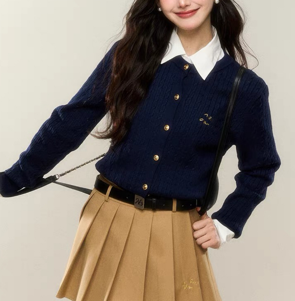 MeiQi 欧货原单！纯色绞花小金扣字母刺绣针织衫开衫毛衣秋冬A4042