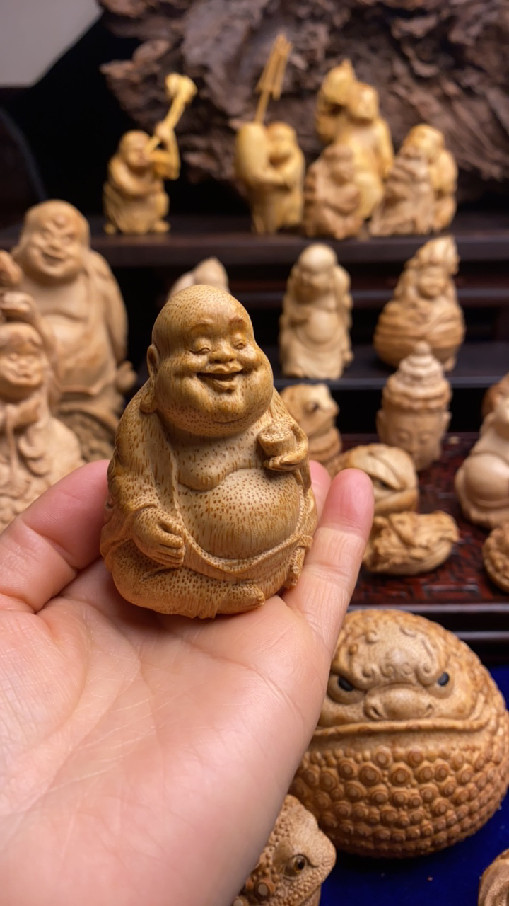 纯手工制作，竹根雕开心弥勒