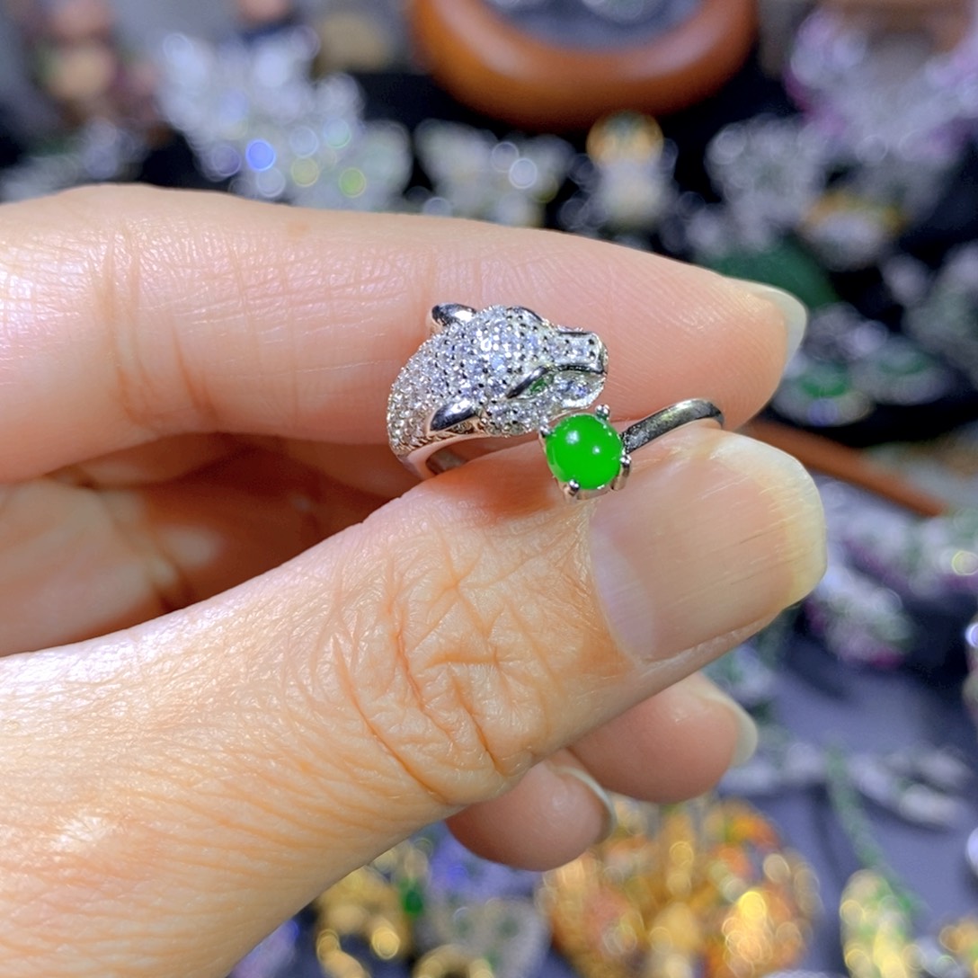 翡翠颈饰银S925镶嵌天然翡翠