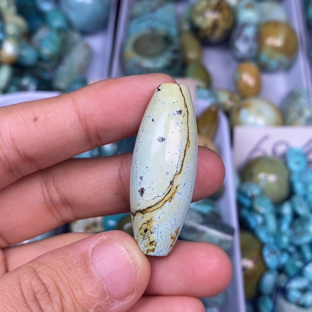 绿松石未镶嵌挂件