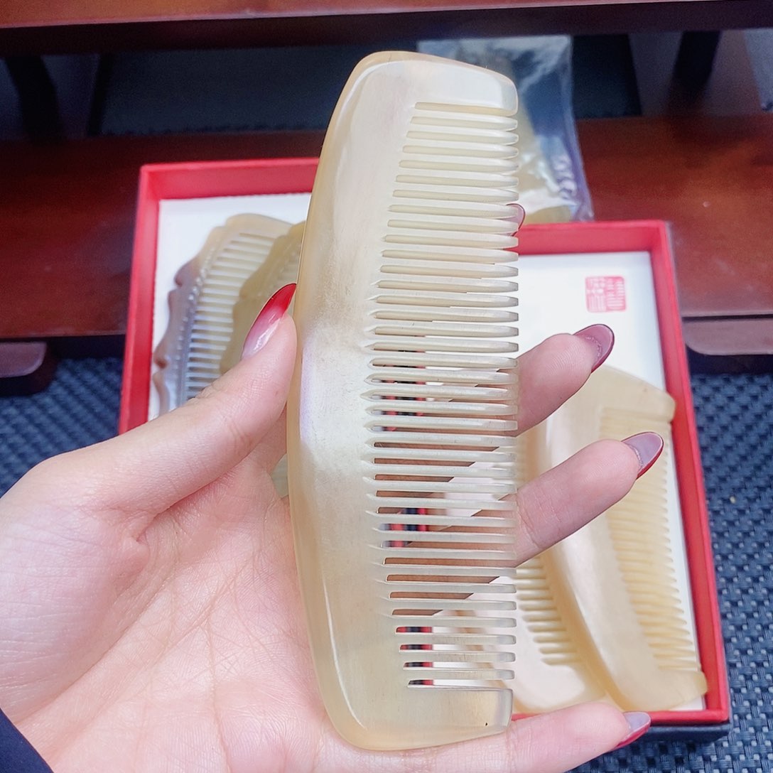 纯手工制作纯牛角梳子