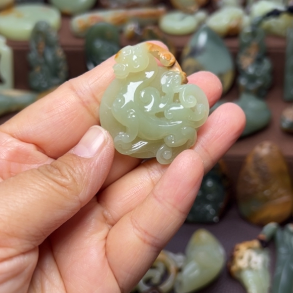 【闪购商品】透闪石质玉未镶嵌颈饰