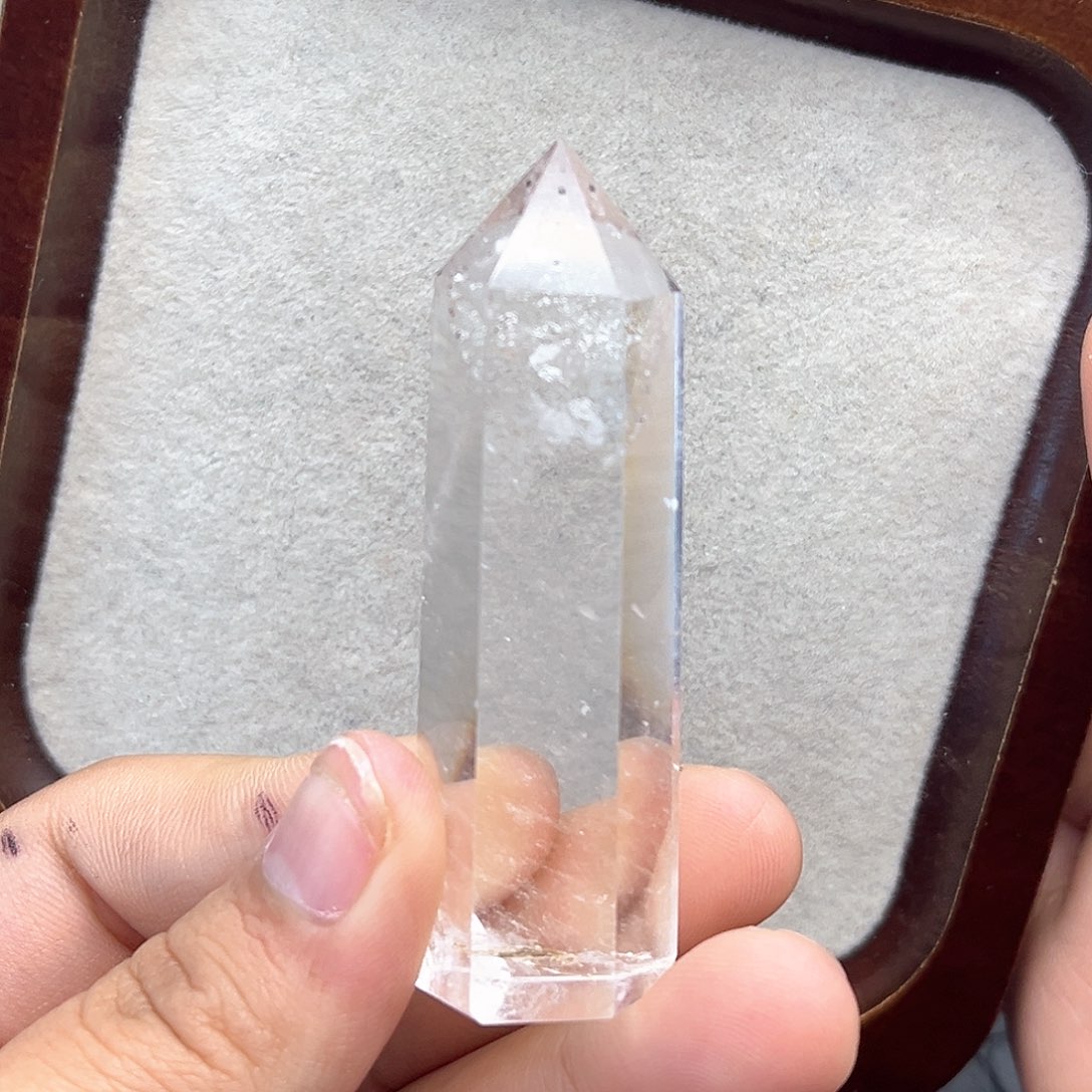 水晶未镶嵌珠宝半成品20 白水晶柱子带黑云母片共生