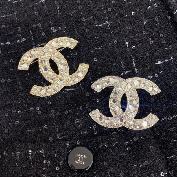 全新未使用 Chanel/香奈儿 25p爱心满钻双c胸针 淡金/银色