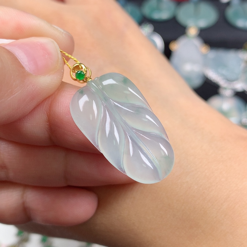 【闪购商品】翡翠颈饰18K金镶嵌叶子