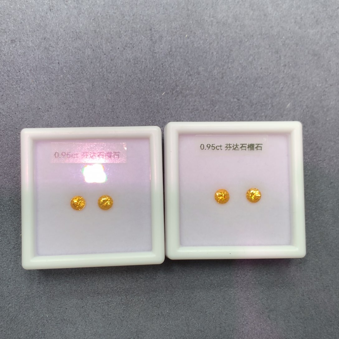 未镶嵌裸石石榴石（芬达石）多样性发货一对2粒