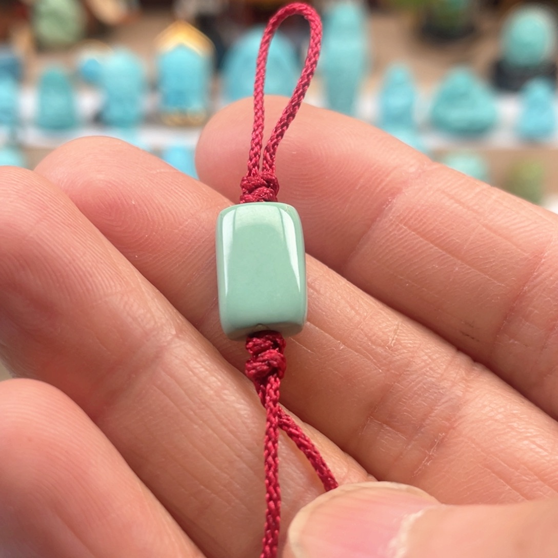 绿松石颈饰未镶嵌