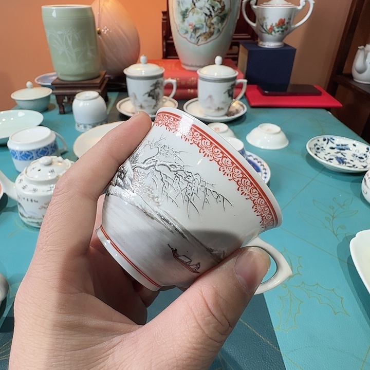 临***雨摆件陶景德镇陶瓷艺术品