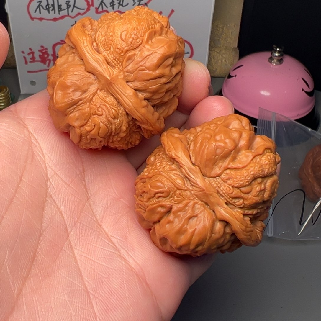 把件核桃蛤蟆头雕刻半遮面