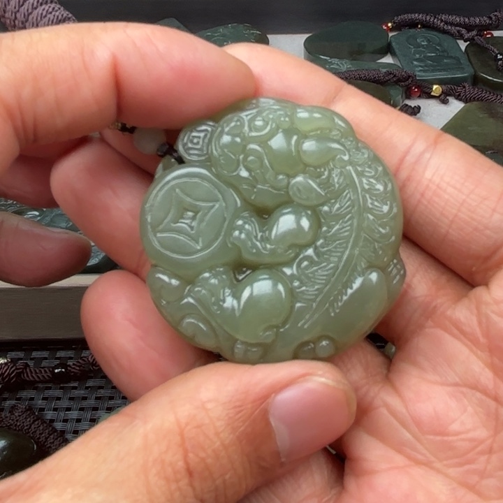 和田玉吊坠未镶嵌