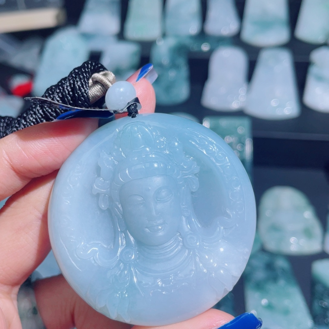 翡翠未镶嵌颈饰佛头