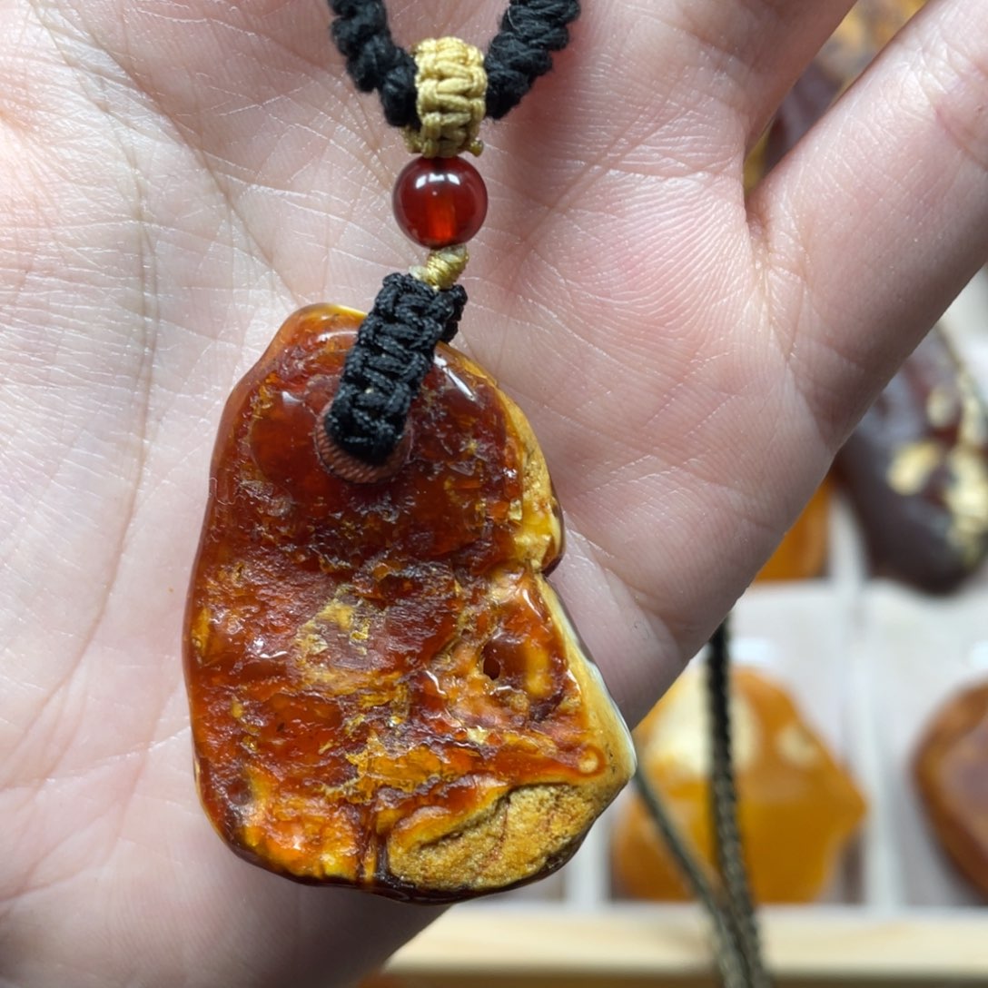 琥珀珠宝奇石未镶嵌