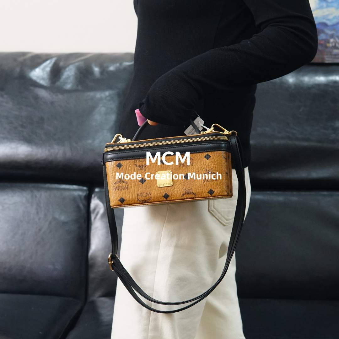 95新 MCM  干邑色盒子包/YD12608505/8505