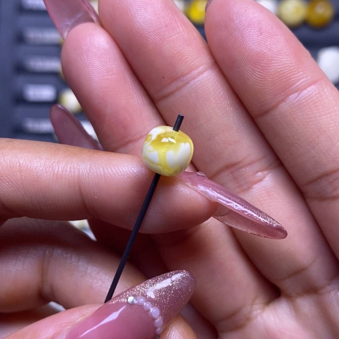 6***.蜜蜡未镶嵌珠宝奇石瓷白橘金溶洞妖花老型8.8*8mm