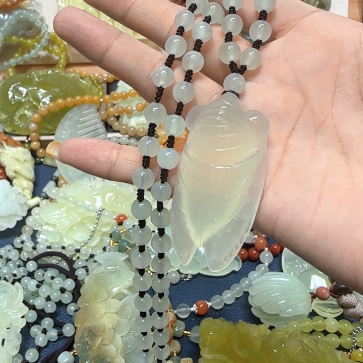 合金蛇纹石玉吊坠