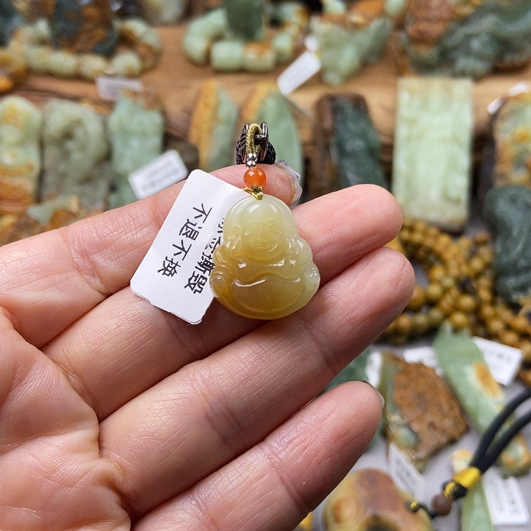 岫岩老玉（透闪石质玉）挂坠未镶嵌