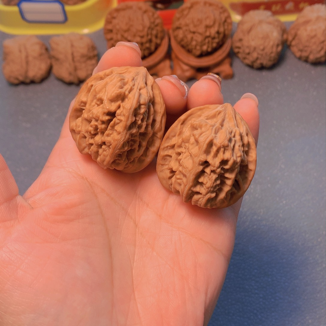 文玩核桃吊坠蛤蟆眼38