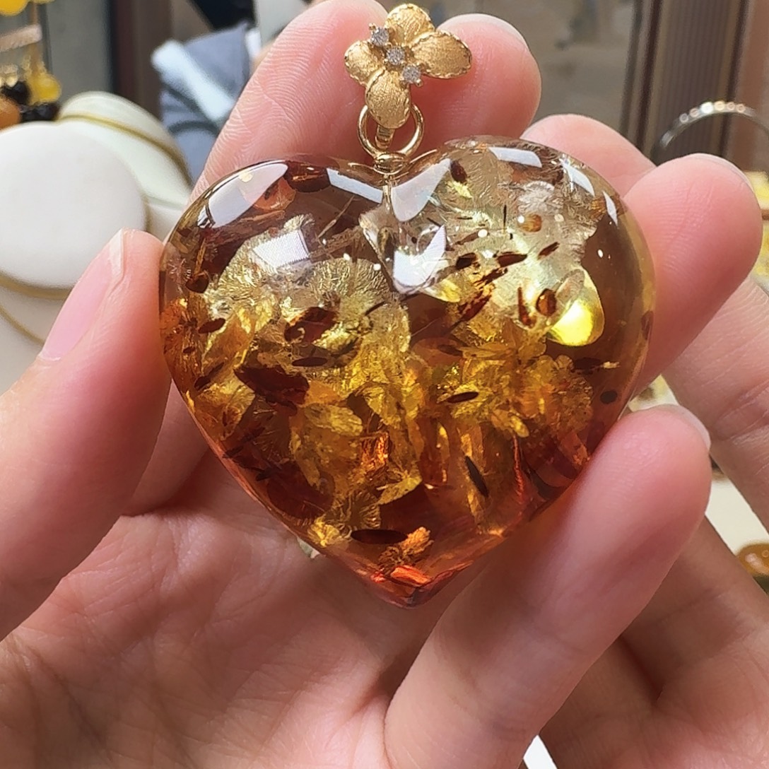 琥珀未镶嵌颈饰吊坠