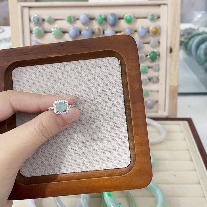 翡翠未镶嵌颈饰天然翡翠Ａ货