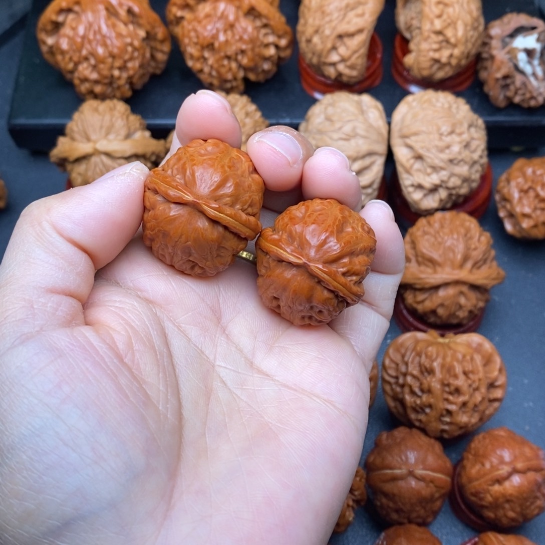 把件文玩核桃蛇皮球