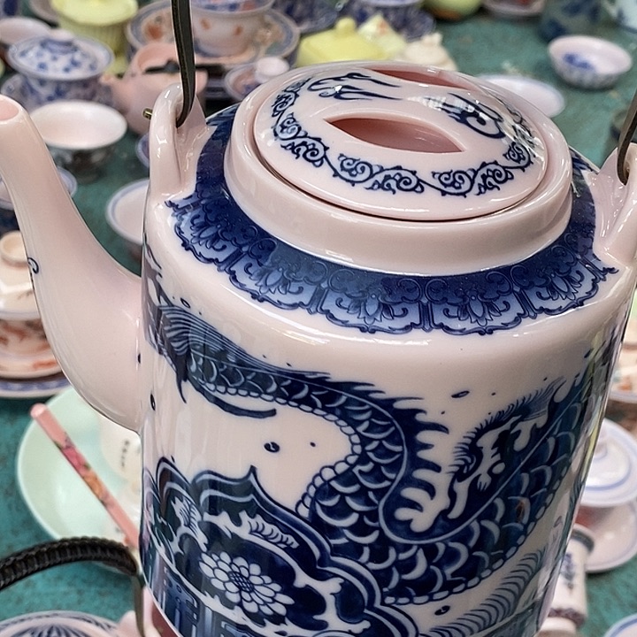 摆件陶红稀土龙纹提梁壶