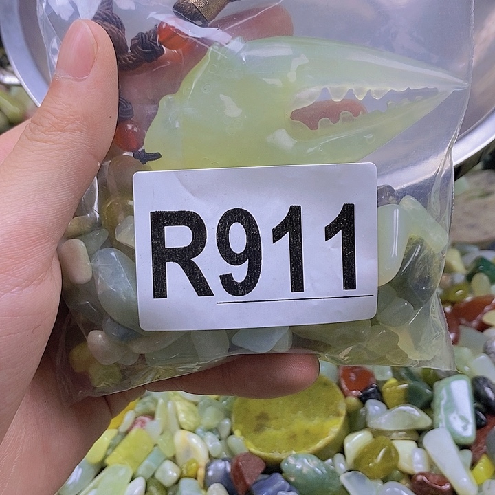 未镶嵌岫玉鱼缸石